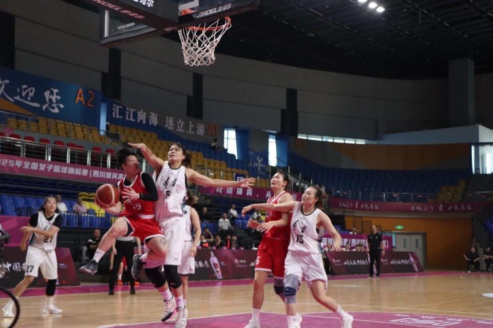 这样一支年, 其余球队进, 炼队伍为目 这样一支年, 其余球队进, 炼队伍为目